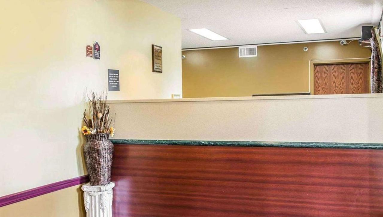 Royal Inn Rockville エクステリア 写真
