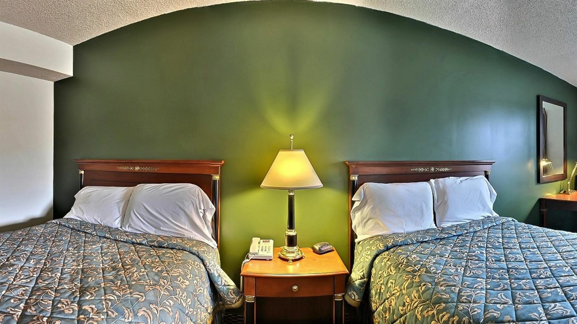 Royal Inn Rockville エクステリア 写真